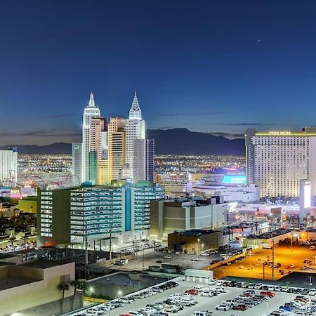 Mgm Signature-33-709 F1 Track & Strip View Balcony لاس فيغاس المظهر الخارجي الصورة